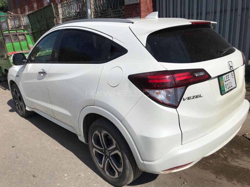 Honda Vezel 2015 for Sale in Lahore Honda Vezel 2015 for Sale in Lahore Image-13