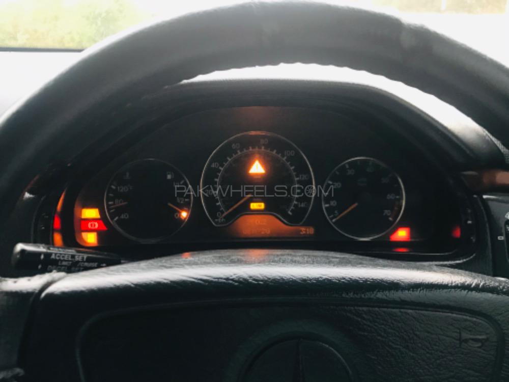 Mercedes Benz E Class 1998 for Sale in Peshawar Mercedes Benz E Class 1998 for Sale in Peshawar Image-17