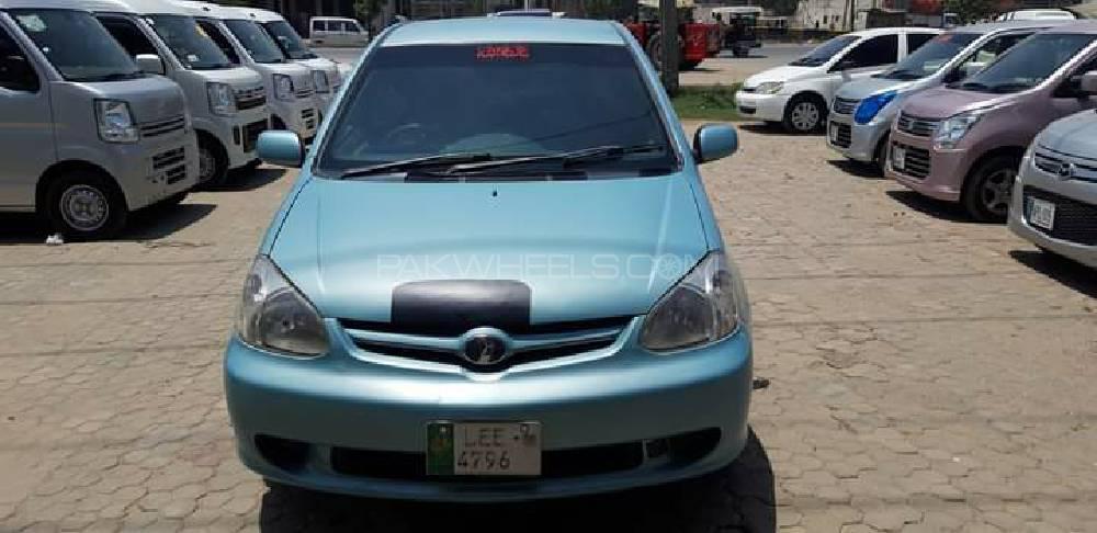 Toyota Platz 2004 for Sale in Gujranwala Image-1