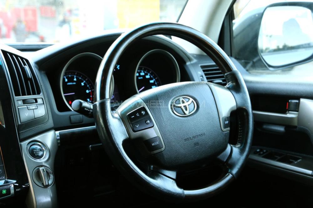 Toyota Land Cruiser 2010 for Sale in Karachi Toyota Land Cruiser 2010 for Sale in Karachi Image-8