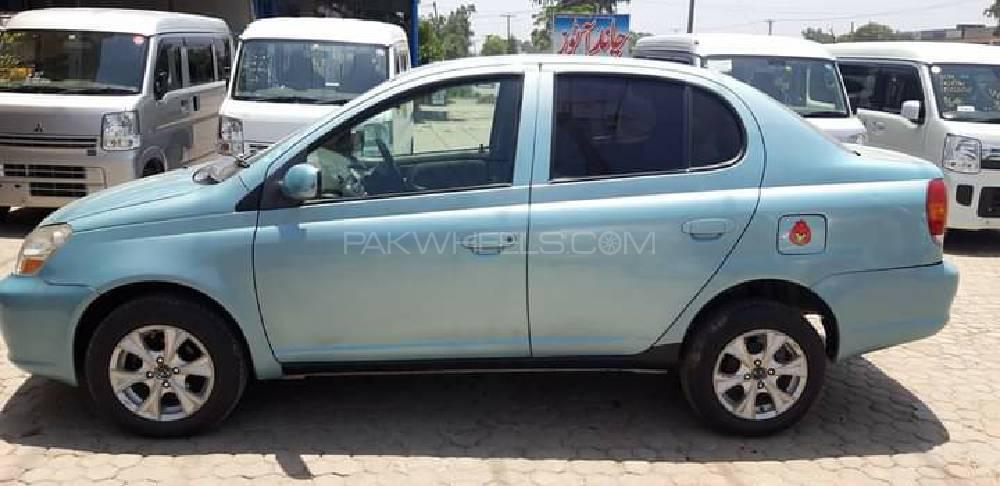 Toyota Platz 2004 for Sale in Gujranwala Toyota Platz 2004 for Sale in Gujranwala Image-3