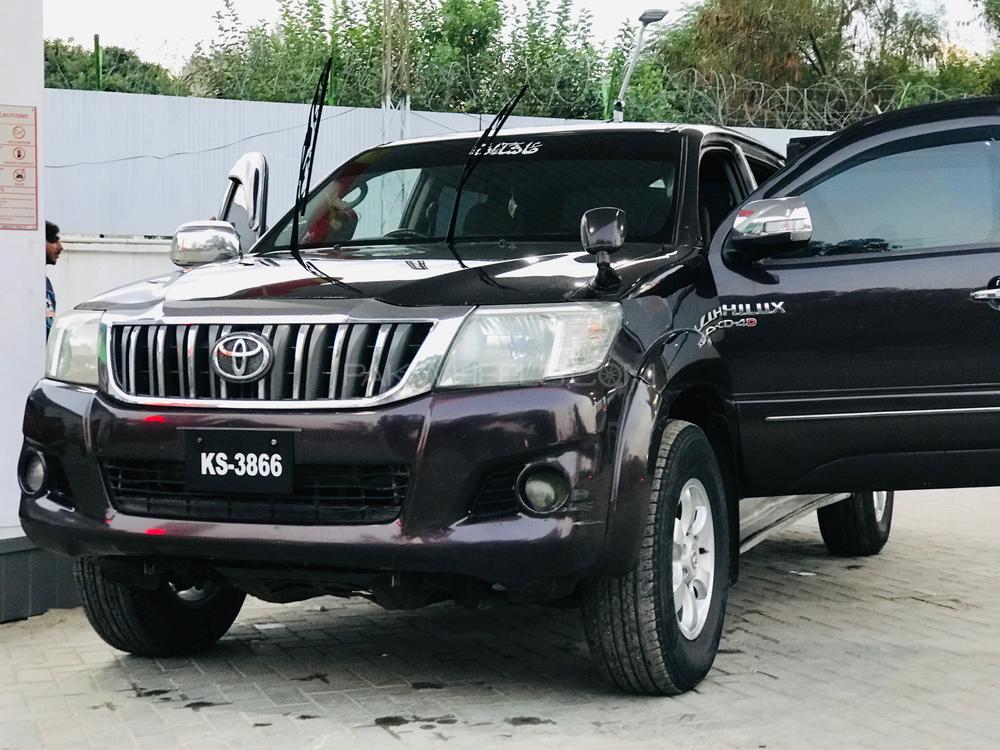 Toyota Hilux 2012 for Sale in Peshawar Toyota Hilux 2012 for Sale in Peshawar Image-3