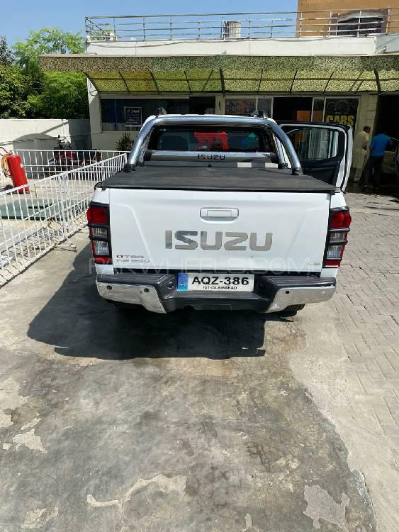 Isuzu D-Max 2015 for Sale in Jhelum Isuzu D-Max 2015 for Sale in Jhelum Image-2