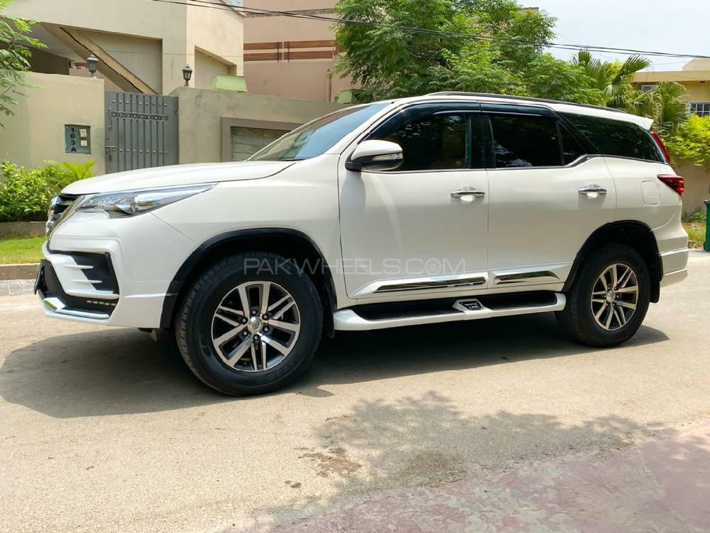 Toyota Fortuner 2017 for Sale in Lahore Toyota Fortuner 2017 for Sale in Lahore Image-4