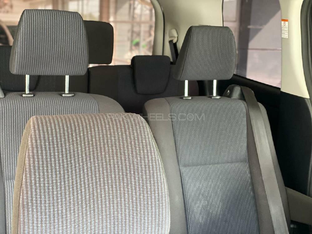 ٹویوٹا نوح 2015 for Sale in پشاور ٹویوٹا نوح 2015 for Sale in پشاور Image-11