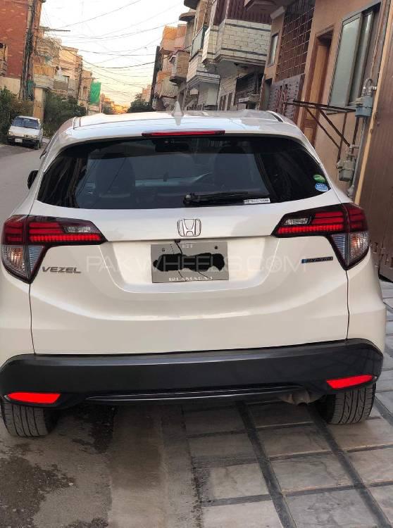 Honda Vezel 2014 for Sale in Peshawar Image-1