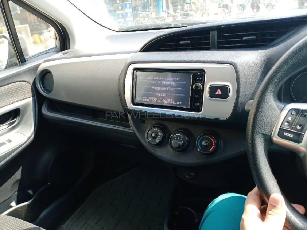Toyota Vitz 2015 for Sale in Bahawalpur Toyota Vitz 2015 for Sale in Bahawalpur Image-2