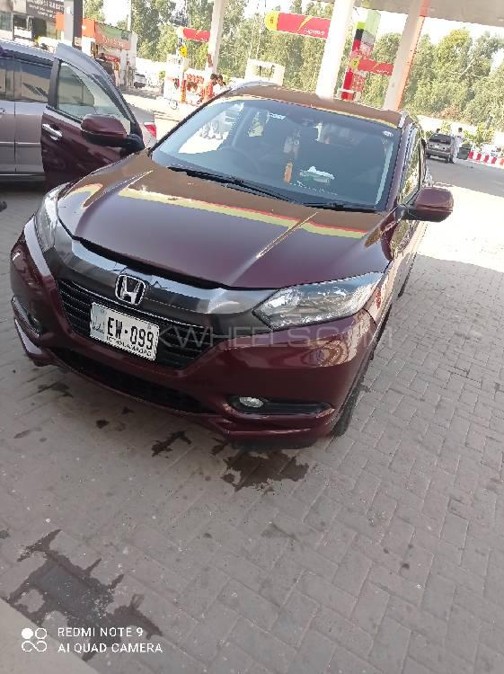 Honda Vezel 2015 for Sale in Islamabad Image-1