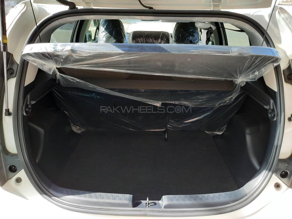 Toyota Aqua 2016 for Sale in Bahawalpur Toyota Aqua 2016 for Sale in Bahawalpur Image-11