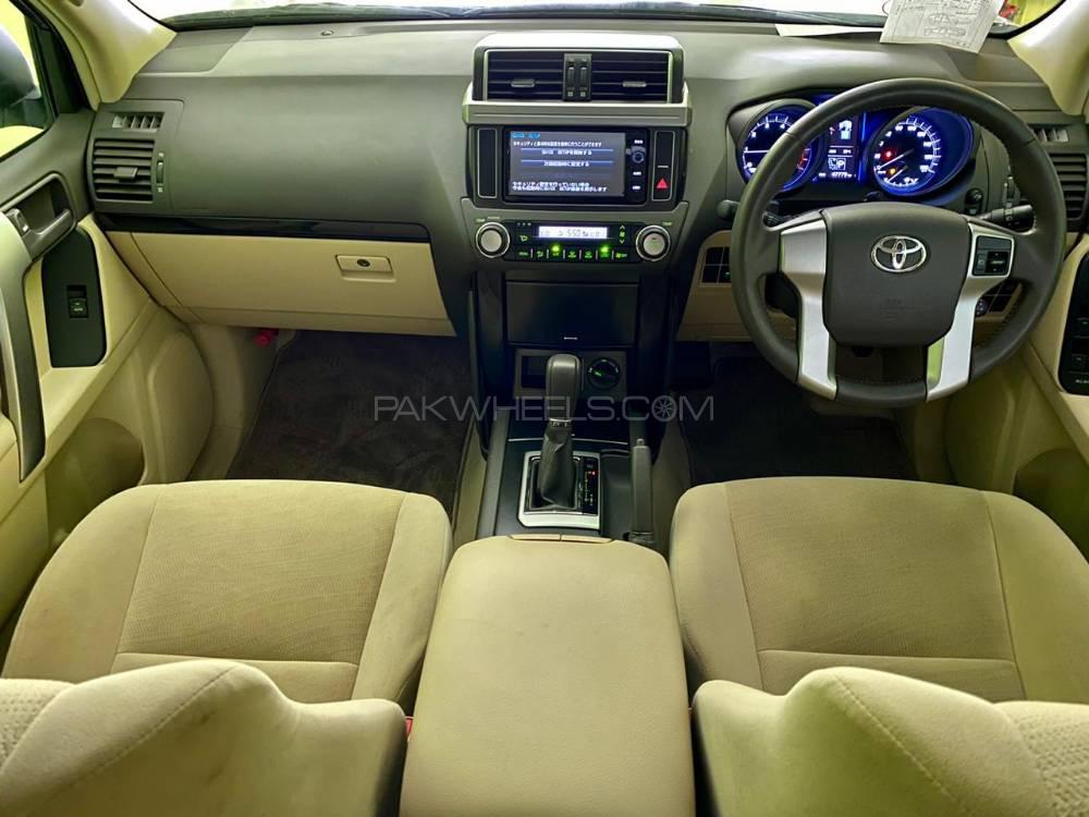 Toyota Prado 2016 for Sale in Karachi Toyota Prado 2016 for Sale in Karachi Image-11