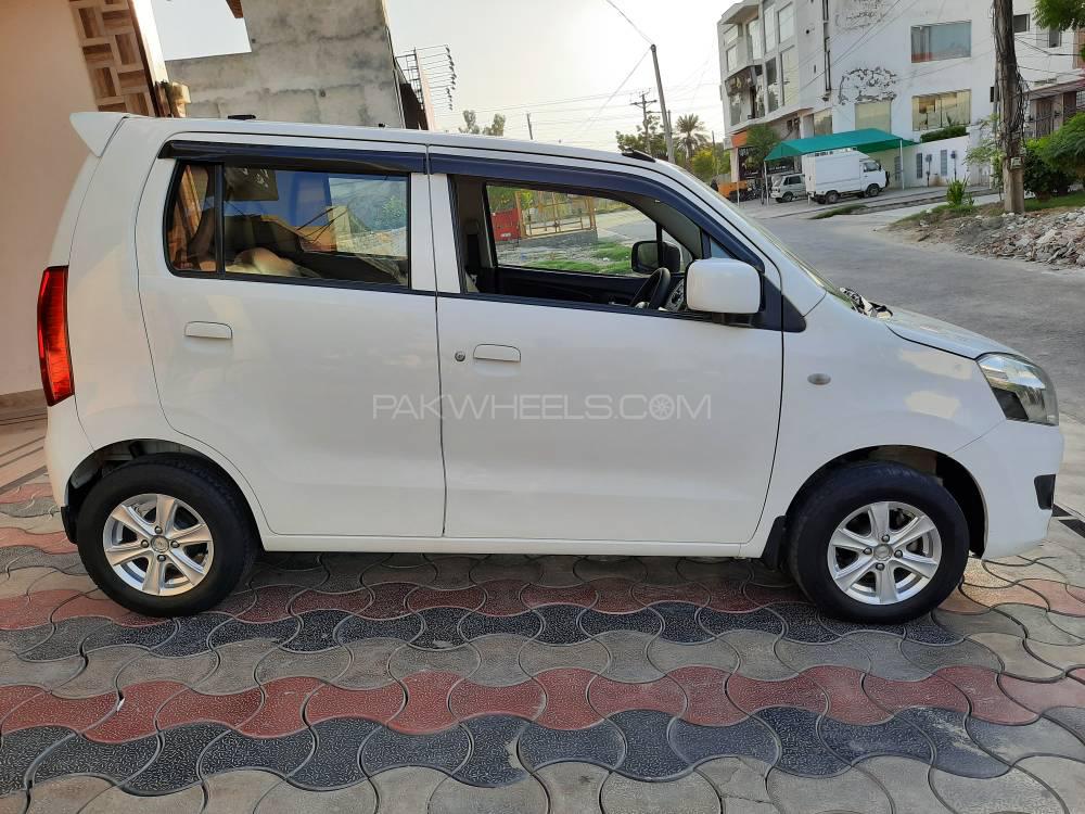 Suzuki Wagon R 2017 for Sale in Bahawalpur Suzuki Wagon R 2017 for Sale in Bahawalpur Image-3