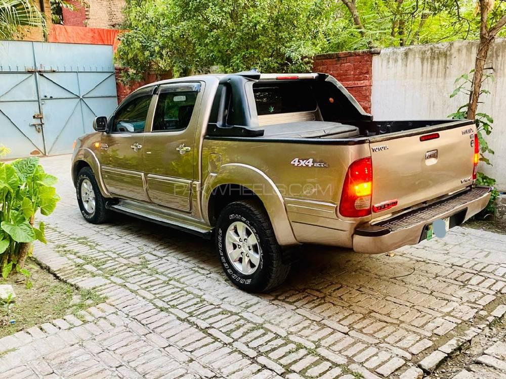 Toyota Hilux 2005 for Sale in Peshawar Image-1