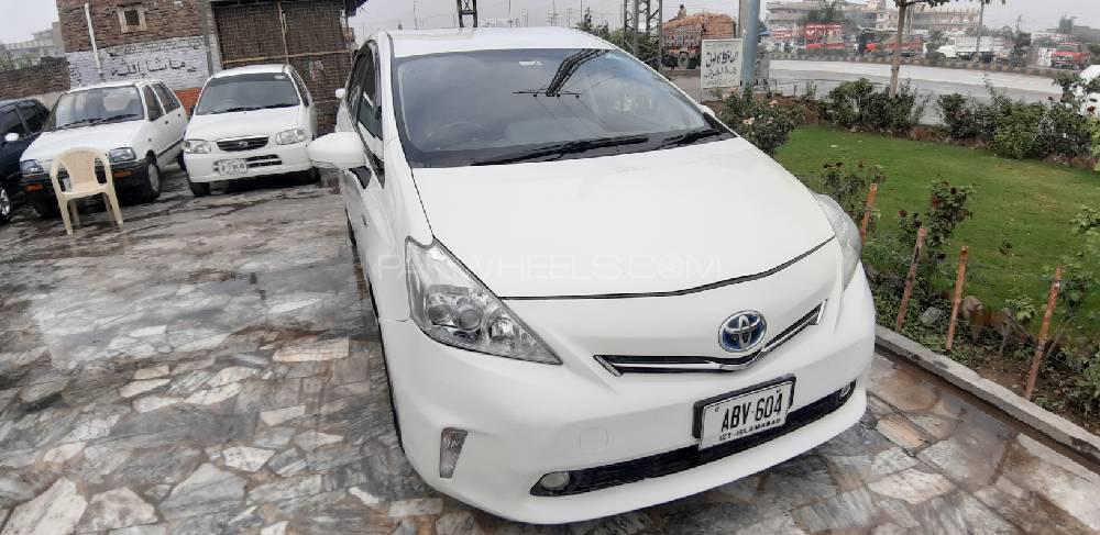 Toyota Prius Alpha 2013 for Sale in Peshawar Toyota Prius Alpha 2013 for Sale in Peshawar Image-2