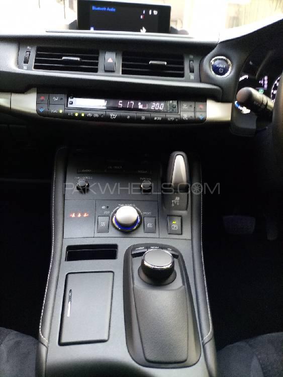 Lexus CT200h 2017 for Sale in Gujranwala Lexus CT200h 2017 for Sale in Gujranwala Image-10