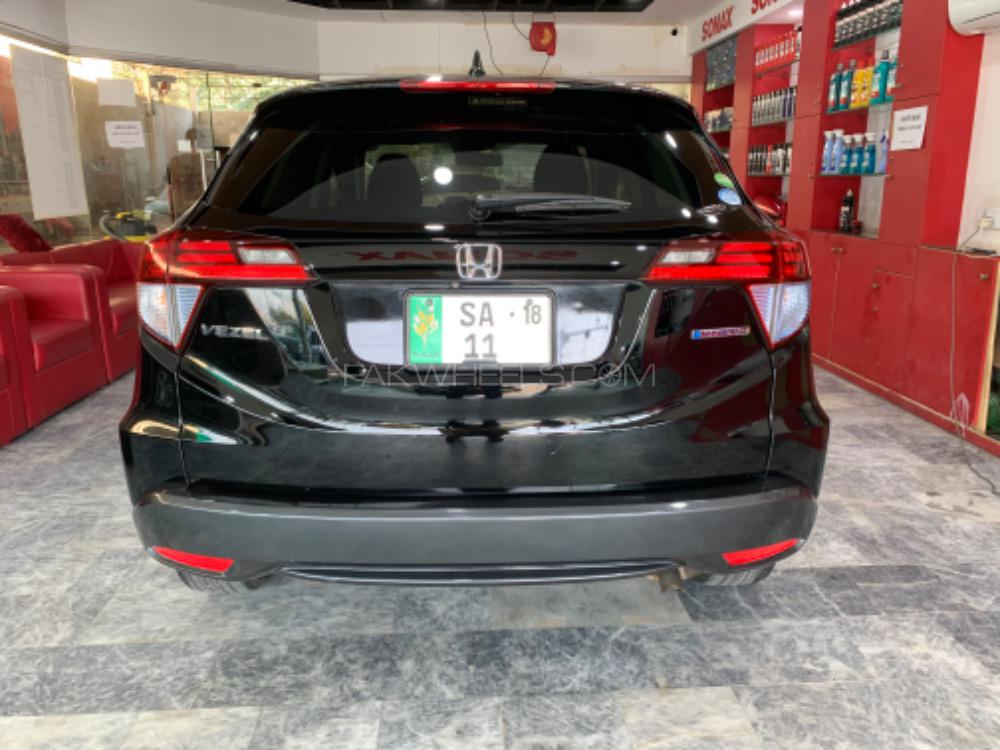Honda Vezel 2014 for Sale in Lahore Image-1