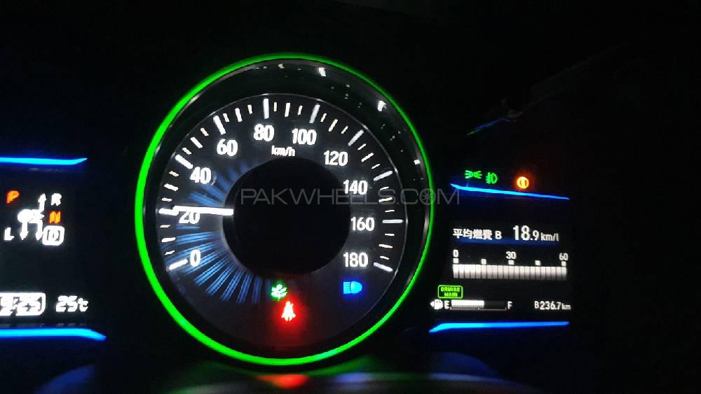 Honda Vezel 2015 for Sale in Lahore Image-1