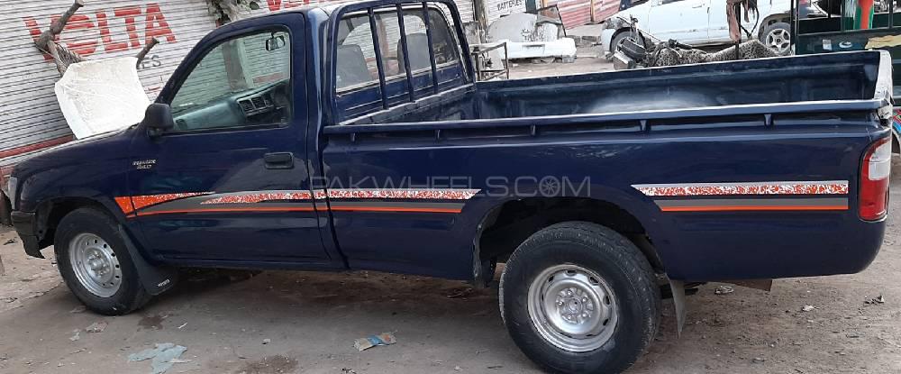 Toyota Hilux 2005 for Sale in Attock Toyota Hilux 2005 for Sale in Attock Image-17