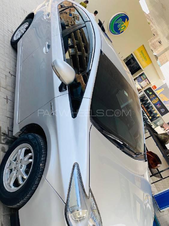 Toyota Prius 2011 for Sale in Rawalpindi Toyota Prius 2011 for Sale in Rawalpindi Image-3