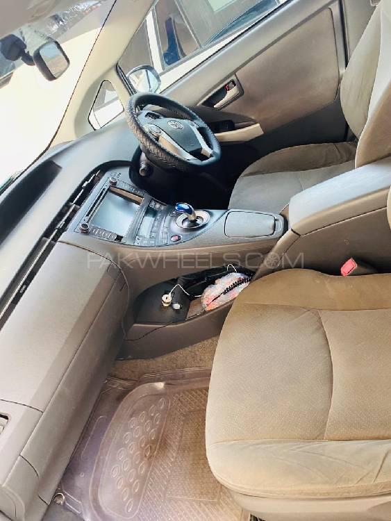 Toyota Prius 2011 for Sale in Rawalpindi Toyota Prius 2011 for Sale in Rawalpindi Image-2