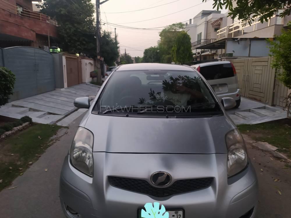 Toyota Vitz 2010 for Sale in Lahore Image-1