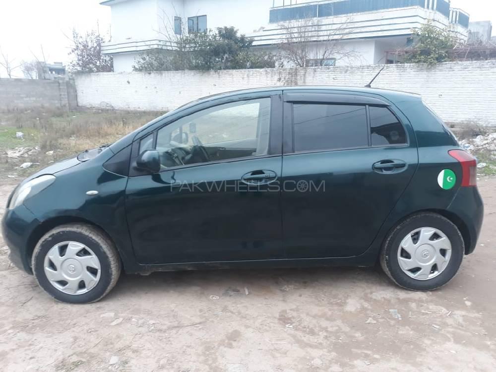 Toyota Vitz 2007 for Sale in Fateh Jang Image-1