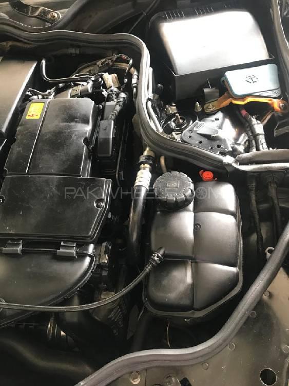 Mercedes Benz E Class 2005 for Sale in Lahore Mercedes Benz E Class 2005 for Sale in Lahore Image-14