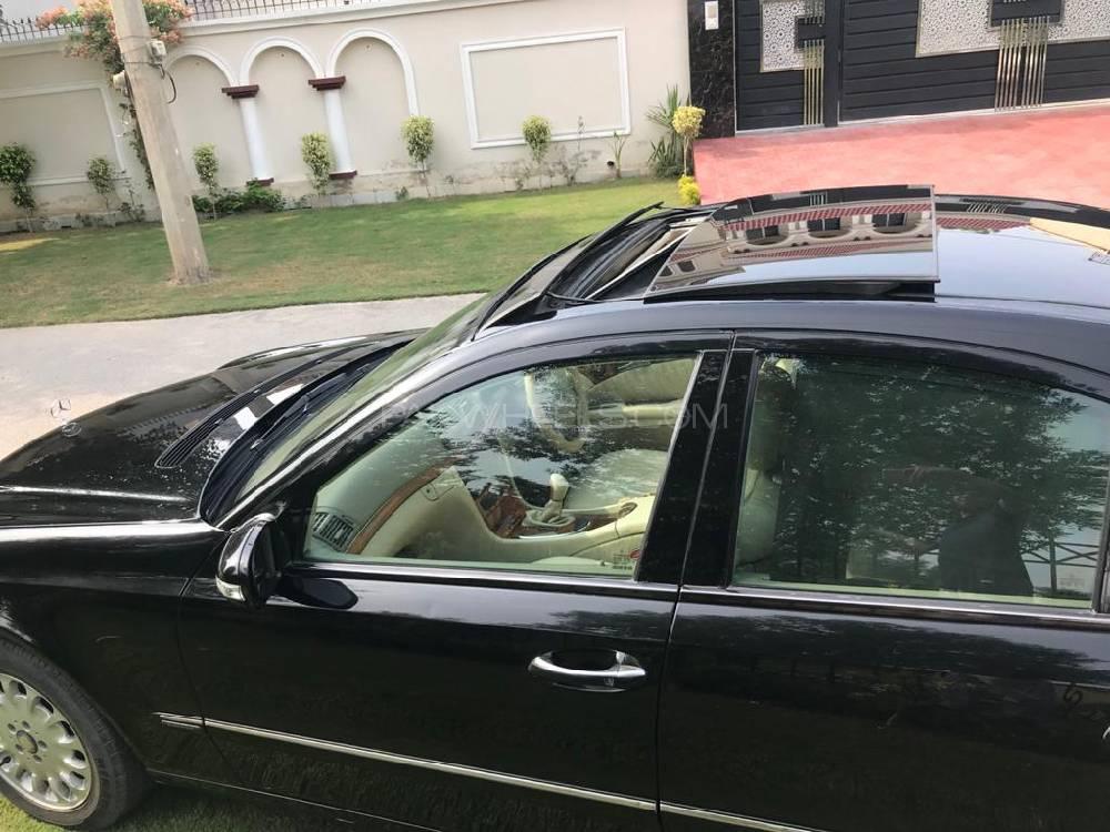 Mercedes Benz E Class 2005 for Sale in Lahore Mercedes Benz E Class 2005 for Sale in Lahore Image-11