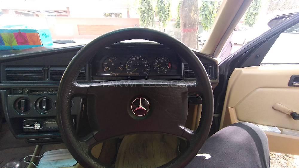Mercedes Benz E Class 1982 for Sale in Lahore Mercedes Benz E Class 1982 for Sale in Lahore Image-14