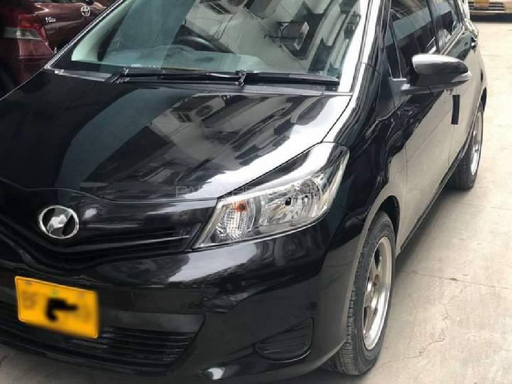 Toyota Vitz 2013 for Sale in Karachi Image-1