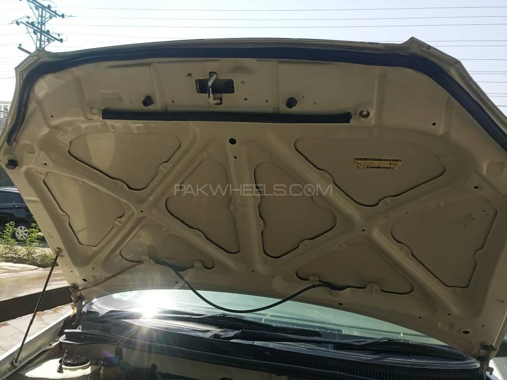 Toyota Corolla 2004 for Sale in Lakki marwat Image-1