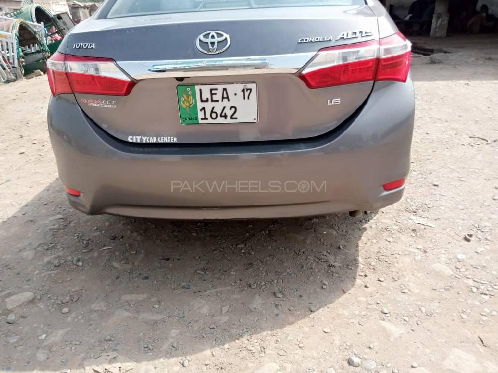 Toyota Corolla 2016 for Sale in Peshawar Image-1