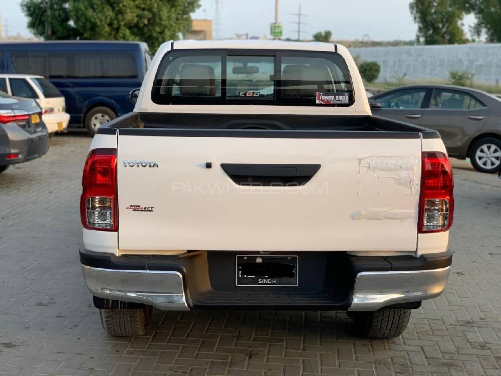 Toyota Hilux 2020 for Sale in Karachi Toyota Hilux 2020 for Sale in Karachi Image-4