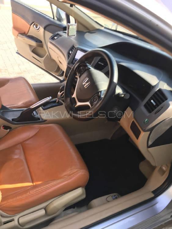 Honda Civic 2016 for Sale in Hyderabad Honda Civic 2016 for Sale in Hyderabad Image-10