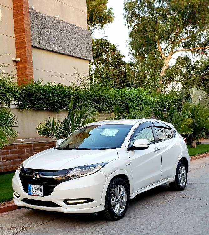 Honda Vezel 2014 for Sale in Faisalabad Image-1