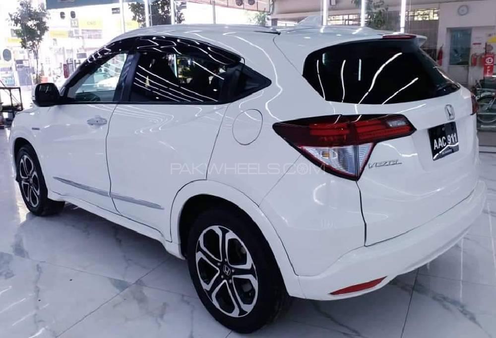 Honda Vezel 2015 for Sale in Peshawar Honda Vezel 2015 for Sale in Peshawar Image-5