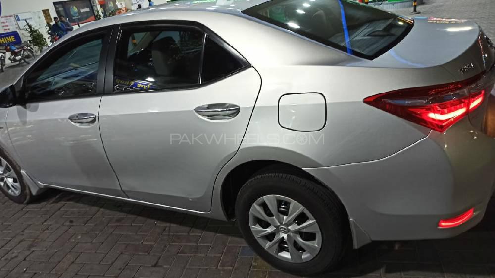 Toyota Corolla 2017 for Sale in Islamabad Image-1