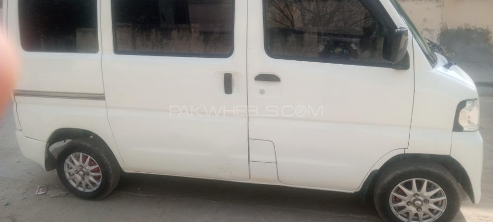 نسان کلپر 2012 for Sale in لاہور نسان کلپر 2012 for Sale in لاہور Image-5