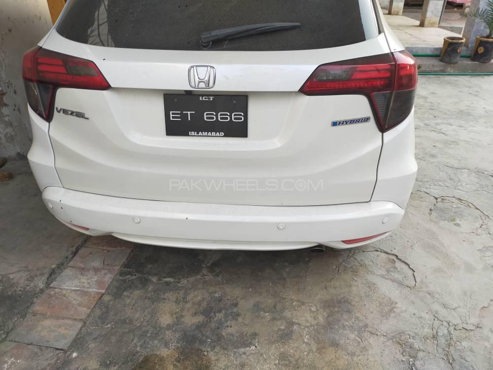 Honda Vezel 2014 for Sale in Nowshera cantt Honda Vezel 2014 for Sale in Nowshera cantt Image-2