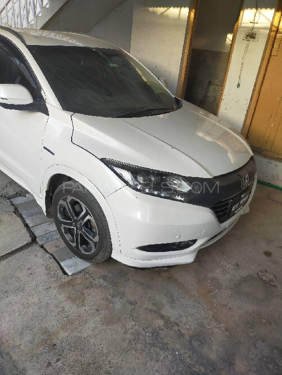 Honda Vezel 2014 for Sale in Nowshera cantt Honda Vezel 2014 for Sale in Nowshera cantt Image-12