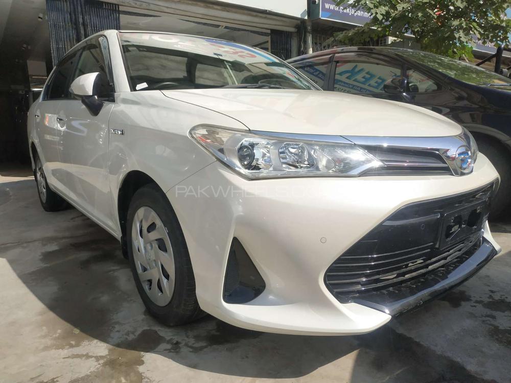 Toyota Corolla Axio 2018 for Sale in Islamabad Image-1