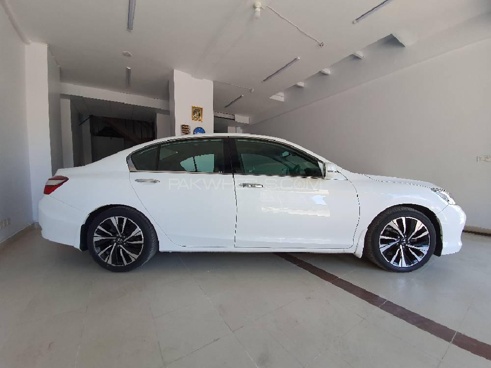 Honda Accord 2017 for Sale in Karachi Honda Accord 2017 for Sale in Karachi Image-6
