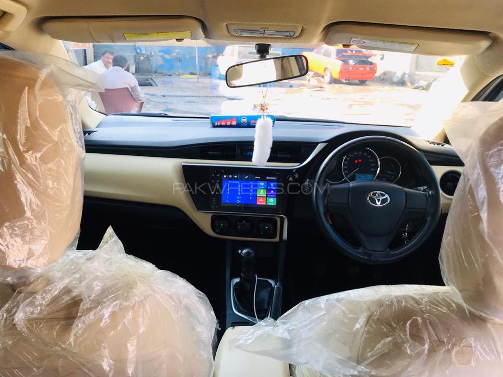 Toyota Corolla 2017 for Sale in Peshawar Toyota Corolla 2017 for Sale in Peshawar Image-9