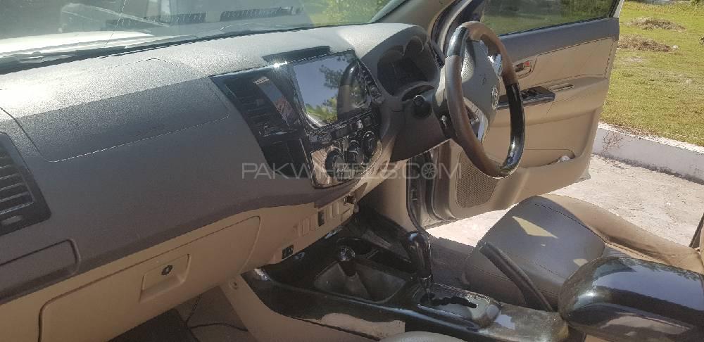Toyota Hilux 2012 for Sale in Peshawar Toyota Hilux 2012 for Sale in Peshawar Image-13