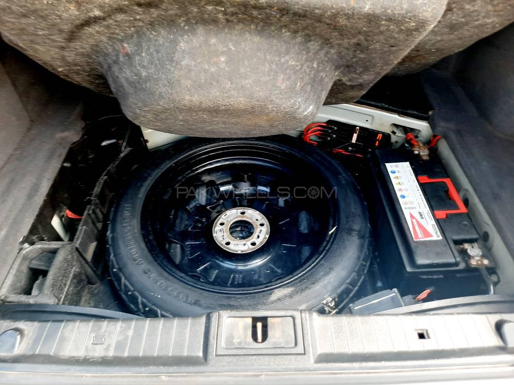 Mercedes Benz E Class 2003 for Sale in Lahore Mercedes Benz E Class 2003 for Sale in Lahore Image-11