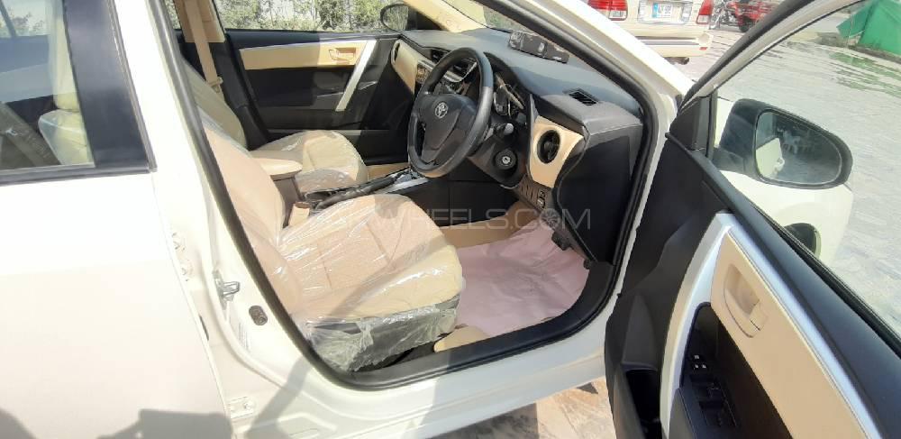 Toyota Corolla 2019 for Sale in Peshawar Toyota Corolla 2019 for Sale in Peshawar Image-9