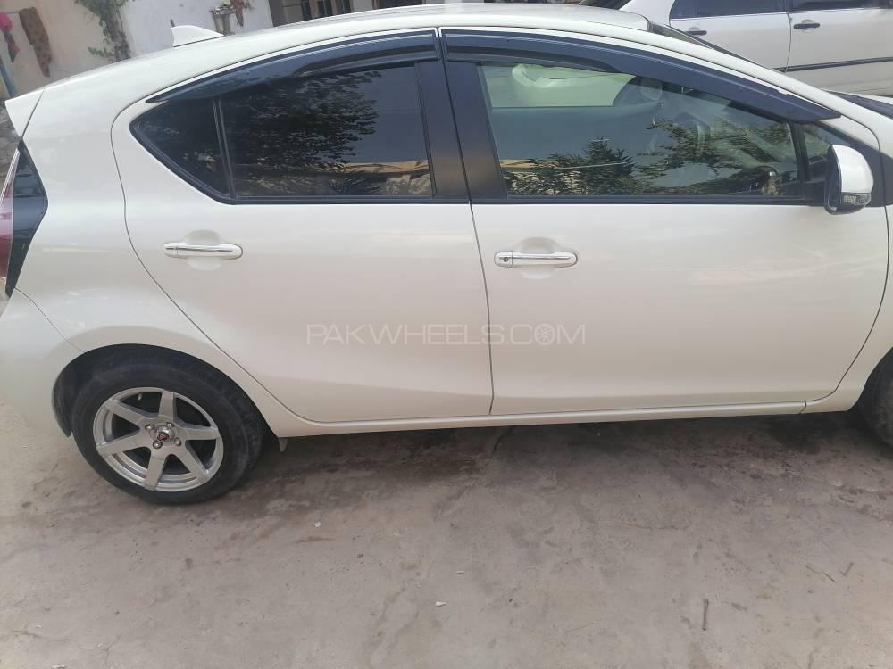 Toyota Aqua 2015 for Sale in Peshawar Toyota Aqua 2015 for Sale in Peshawar Image-4