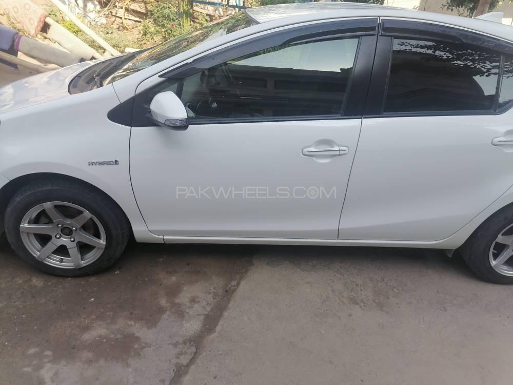 Toyota Aqua 2015 for Sale in Peshawar Toyota Aqua 2015 for Sale in Peshawar Image-2