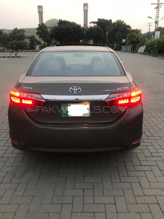 Toyota Corolla 2015 for Sale in Lahore Toyota Corolla 2015 for Sale in Lahore Image-2
