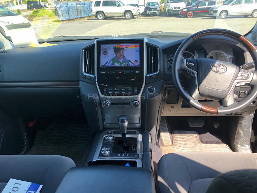 Toyota Land Cruiser 2016 for Sale in Lahore Toyota Land Cruiser 2016 for Sale in Lahore Image-11