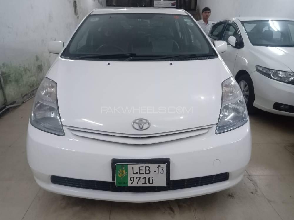Toyota Prius 2010 for Sale in Lahore Image-1